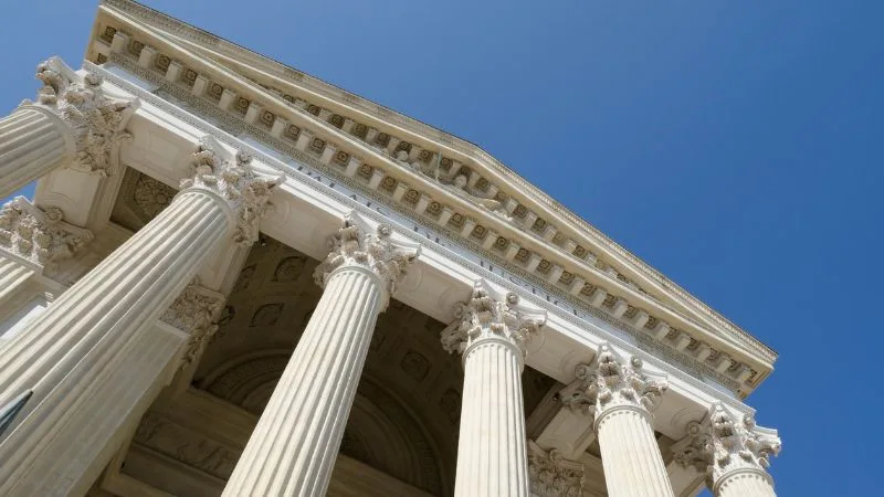 Quel tribunal saisir en cas de litige avec un fournisseur de service