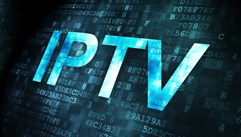 Image illustrant le piratage IPTV avec code numérique en arrière-plan, soulignant la problématique juridique du piratage sportif.